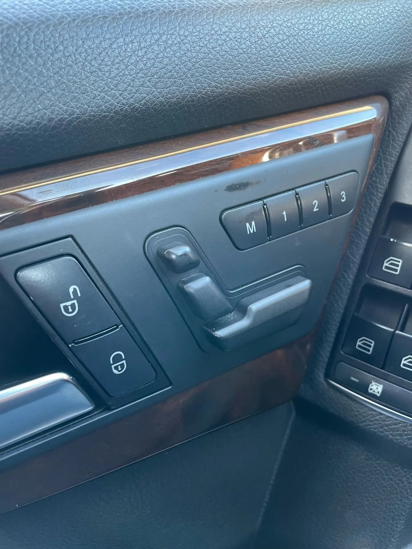 Used 2014 Mercedes-Benz GLK 350 4MATIC image 13