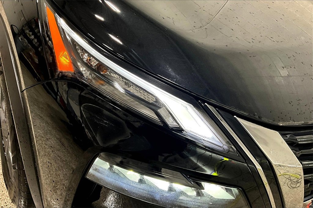 Used 2022 Nissan Rogue S image 29