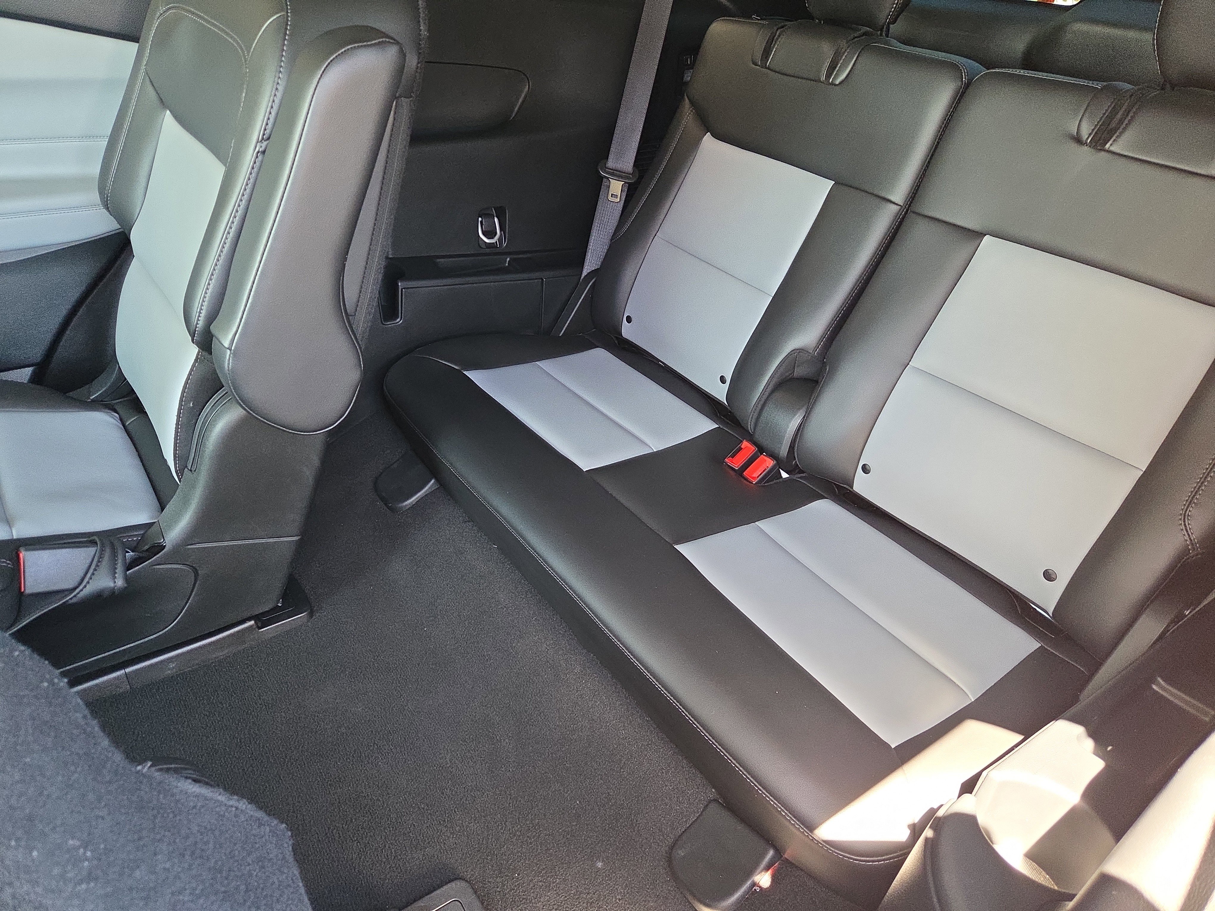 Used 2024 Ford Explorer XLT w/ Equipment Group 202A image 14