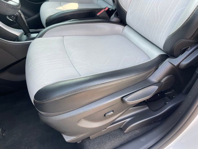Used 2021 Chevrolet Trax LT image 17