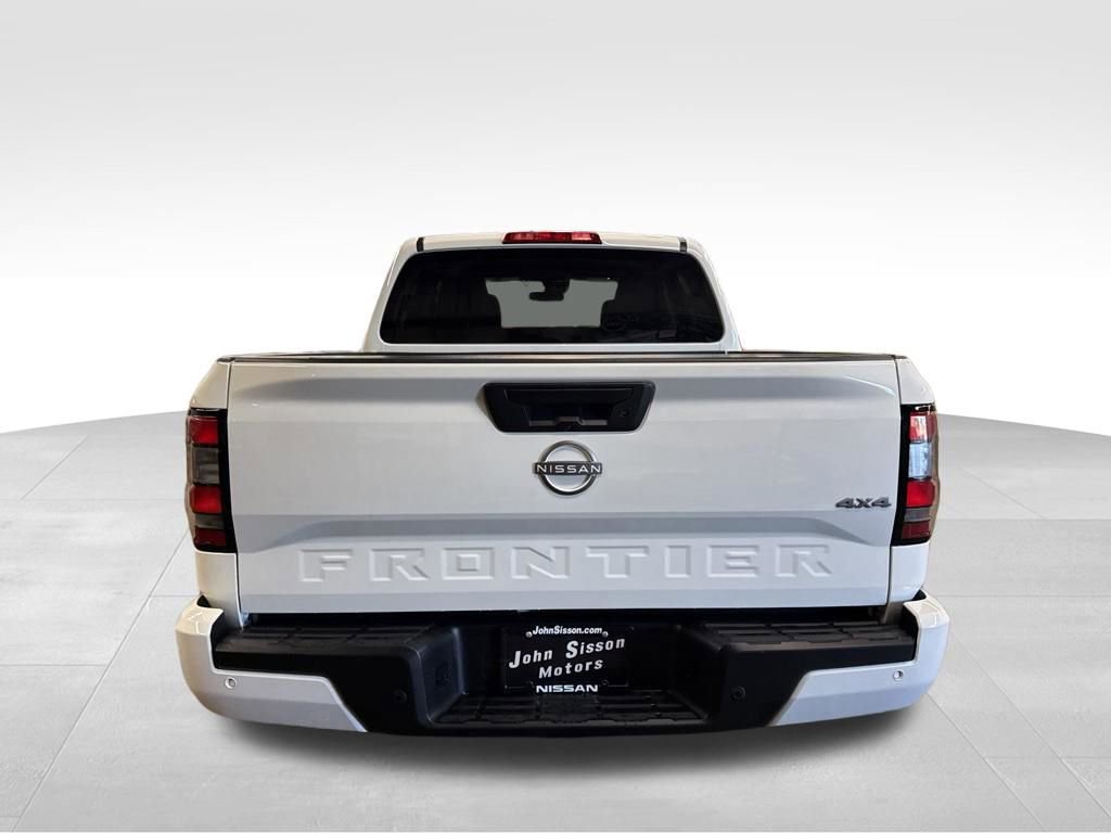 Certified 2025 Nissan Frontier SV image 9