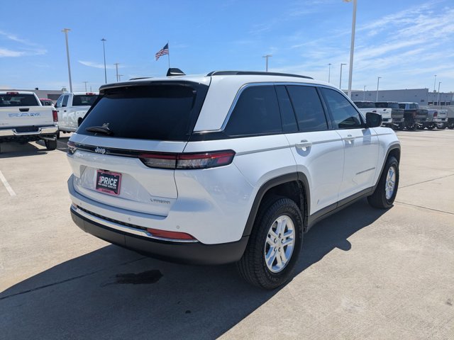 Used 2025 Jeep Grand Cherokee Laredo w/ MOPAR Finishing Package image 5