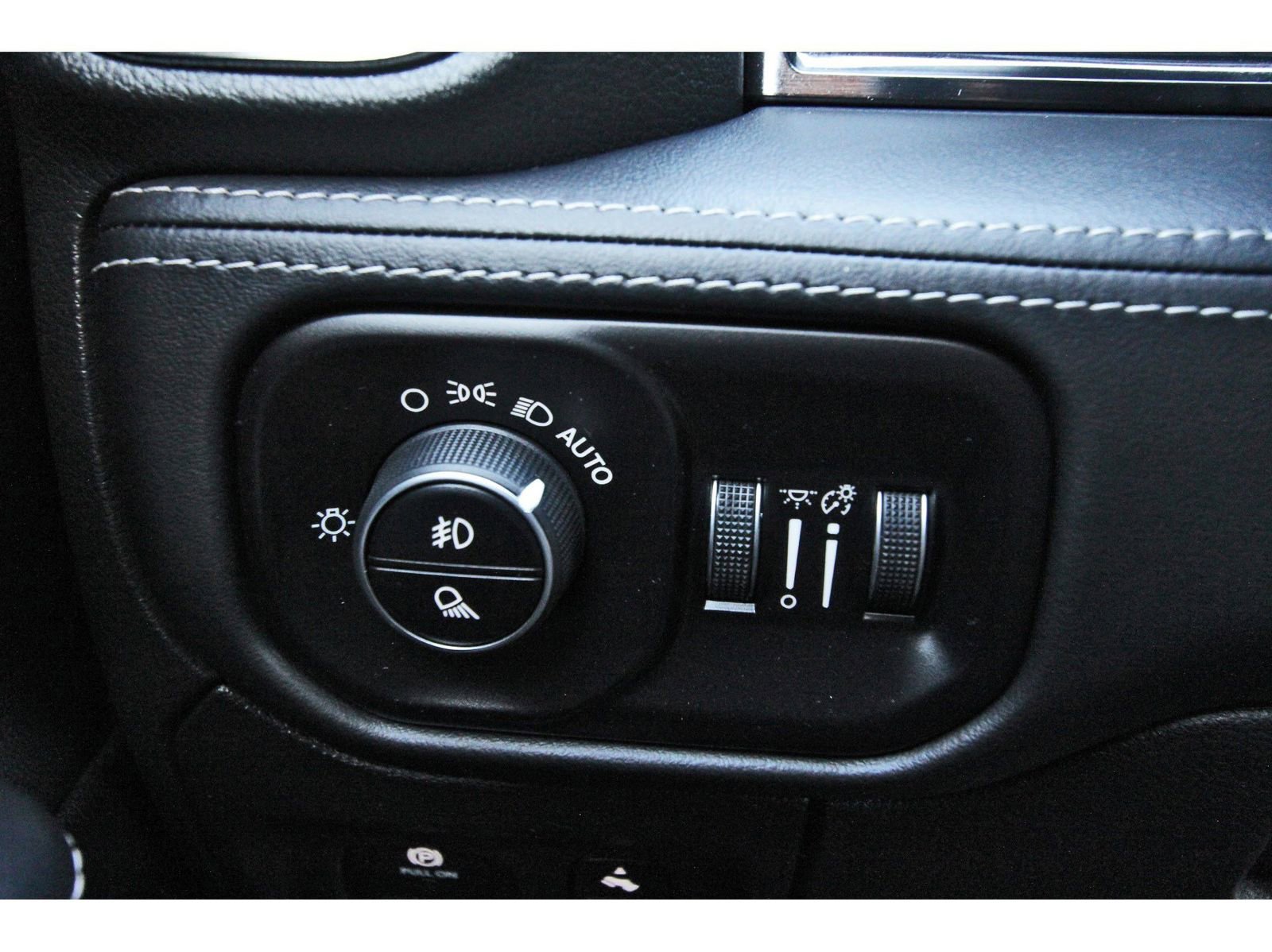 Used 2024 RAM 1500 Limited w/ Body Color Bumper Group image 21