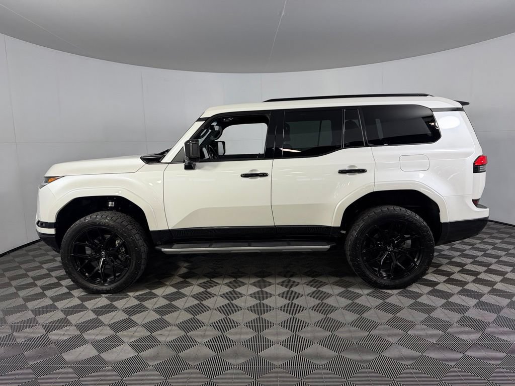 Used 2024 Lexus GX 550 w/ Accessory Package (2T) AWD/4WD image 11