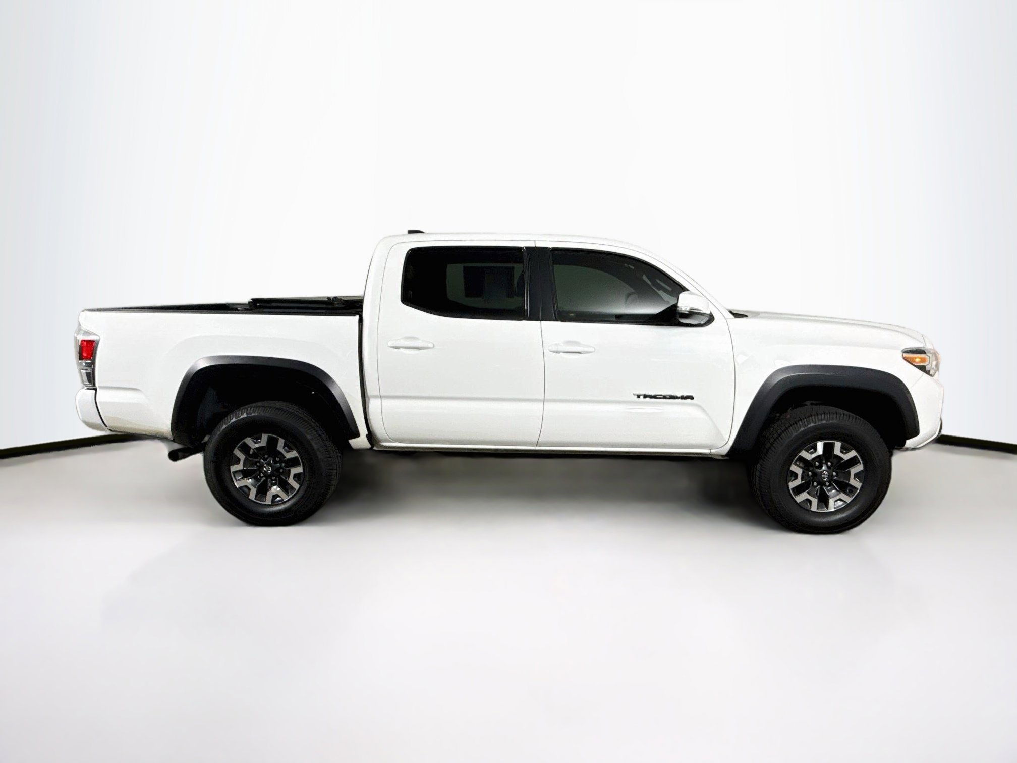 Used 2021 Toyota Tacoma TRD Off-Road w/ Technology Package RWD image 2