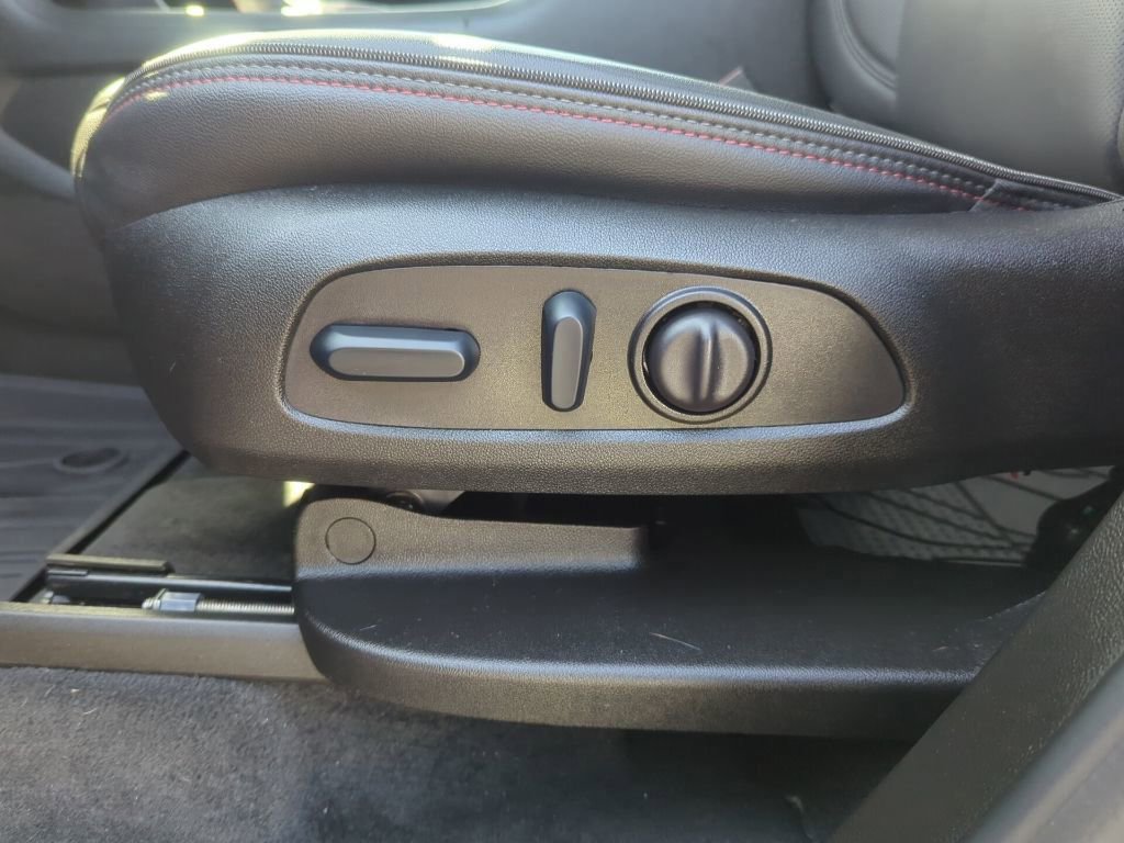 Certified 2023 Chevrolet Traverse RS w/ LPO, Floor Liner Package image 22