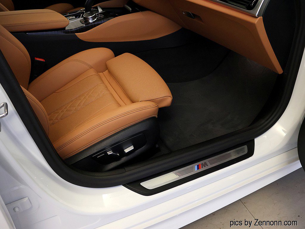 Certified 2023 BMW 530i xDrive w/ M Sport Package image 34