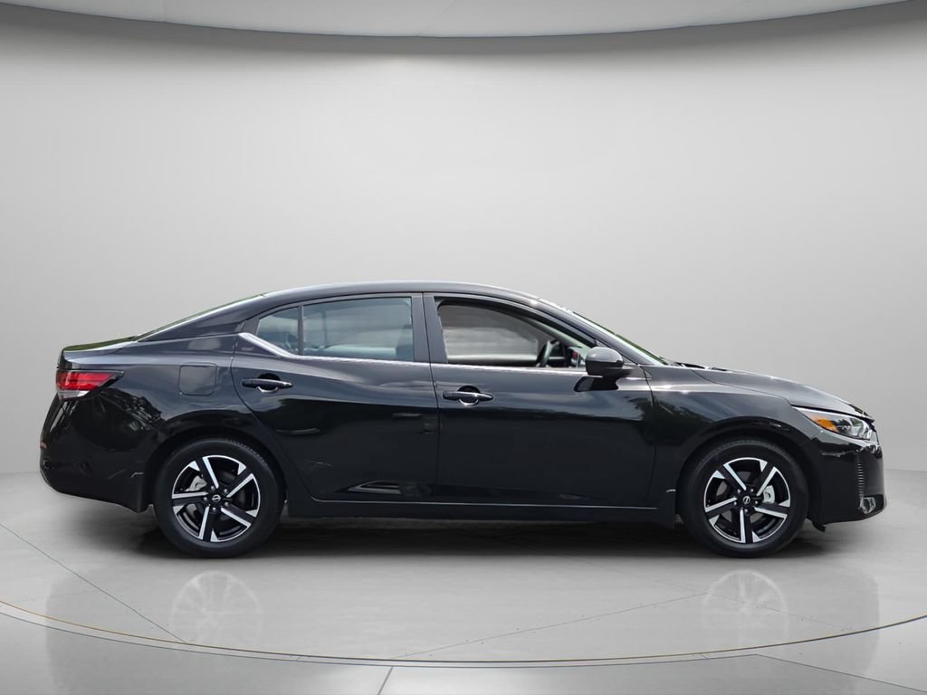 Used 2025 Nissan Sentra SV FWD image 8