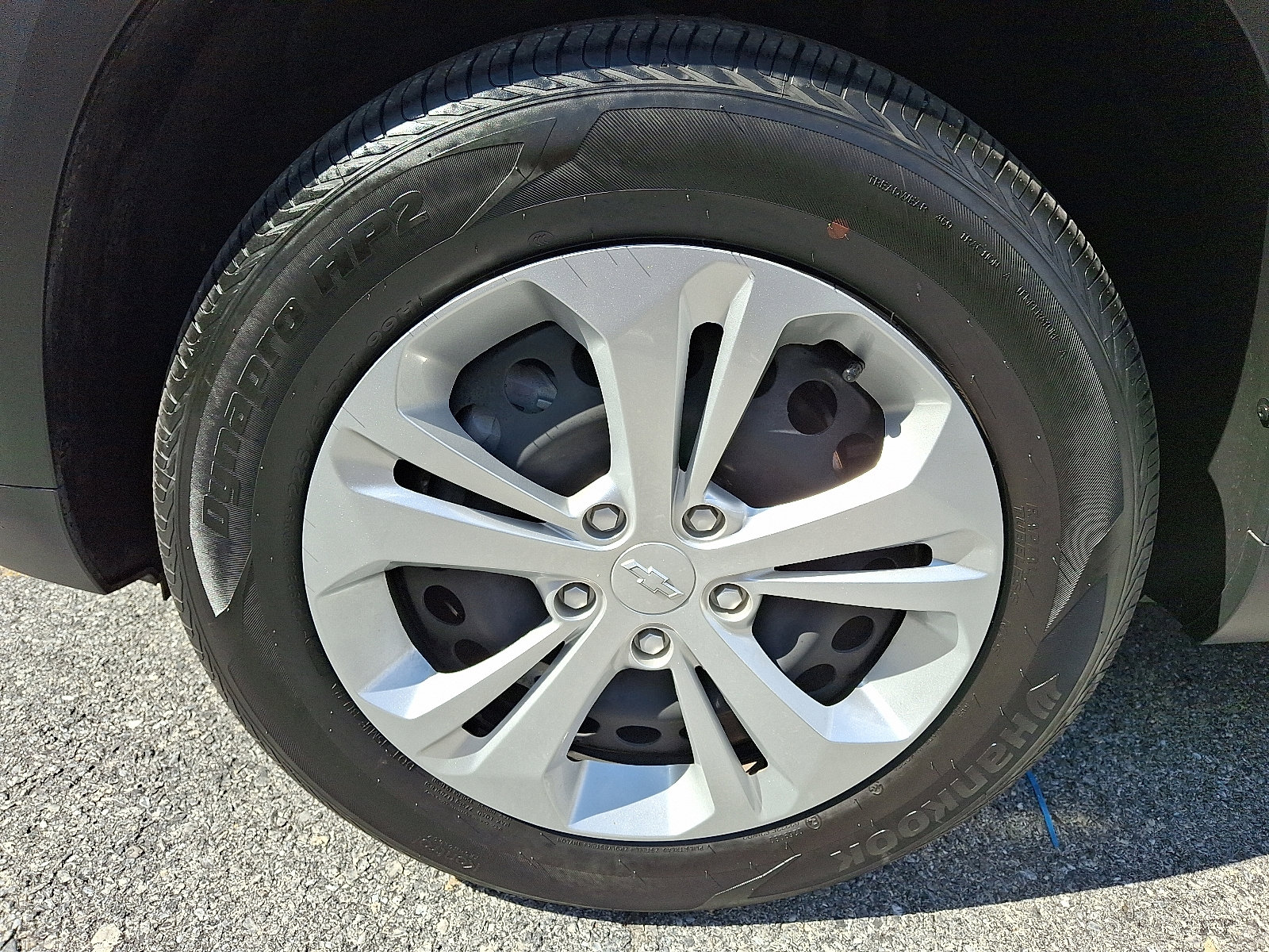 Used 2025 Chevrolet Trax LS image 9