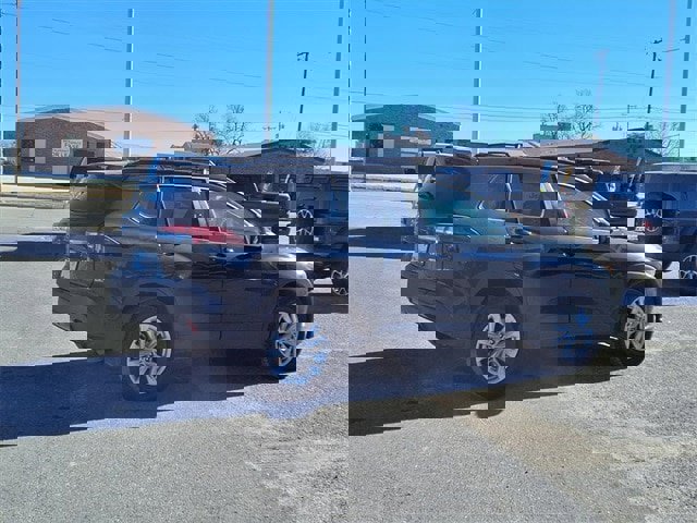 Used 2024 Toyota Corolla Cross LE image 21