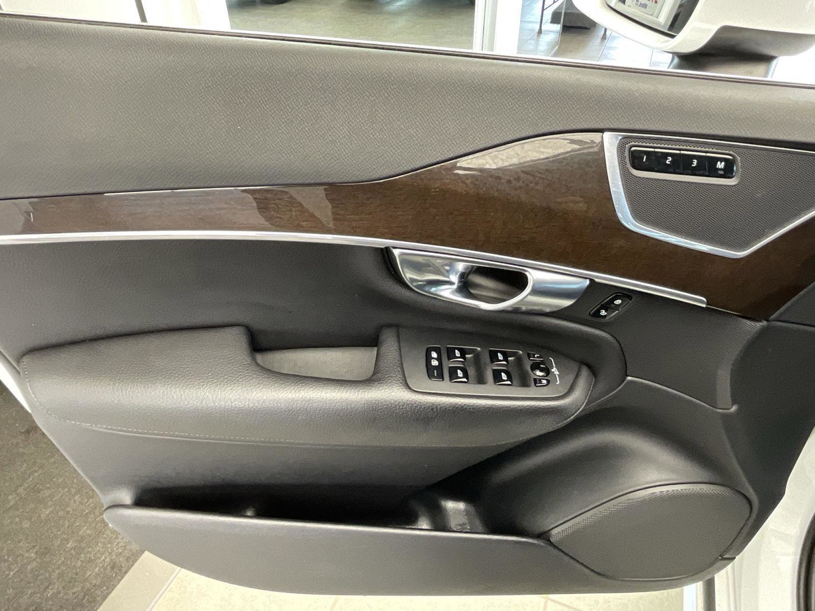 Used 2019 Volvo XC90 T6 Momentum w/ Advanced Package AWD/4WD image 27