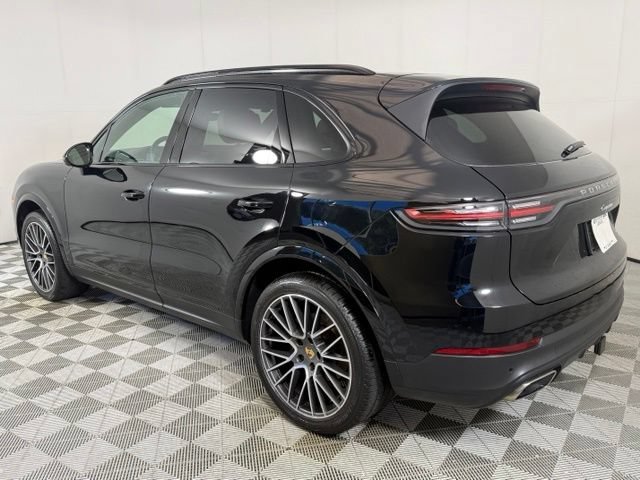 Used 2023 Porsche Cayenne AWD/4WD image 4