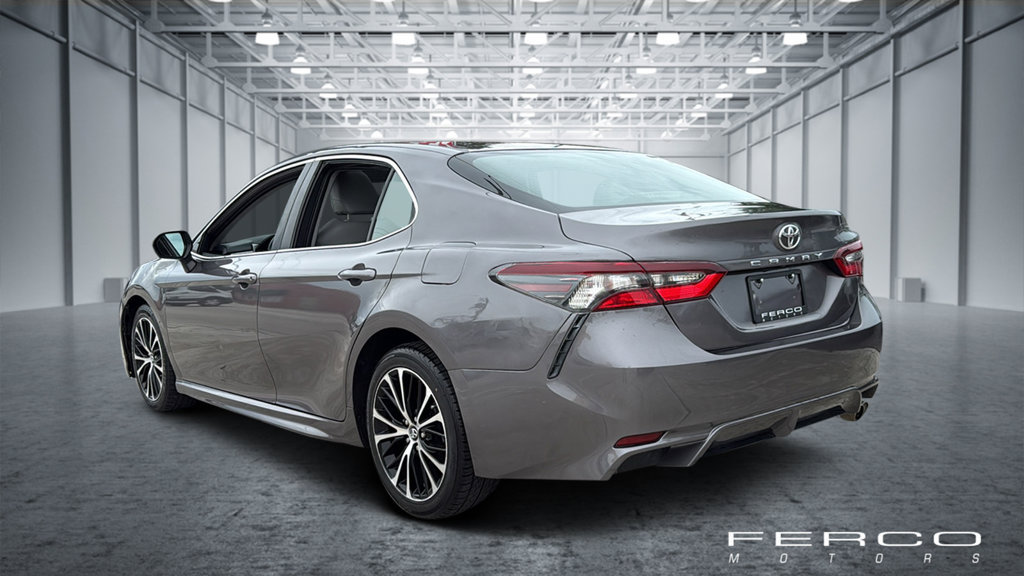 Used 2018 Toyota Camry SE w/ Moonroof Package FWD image 3