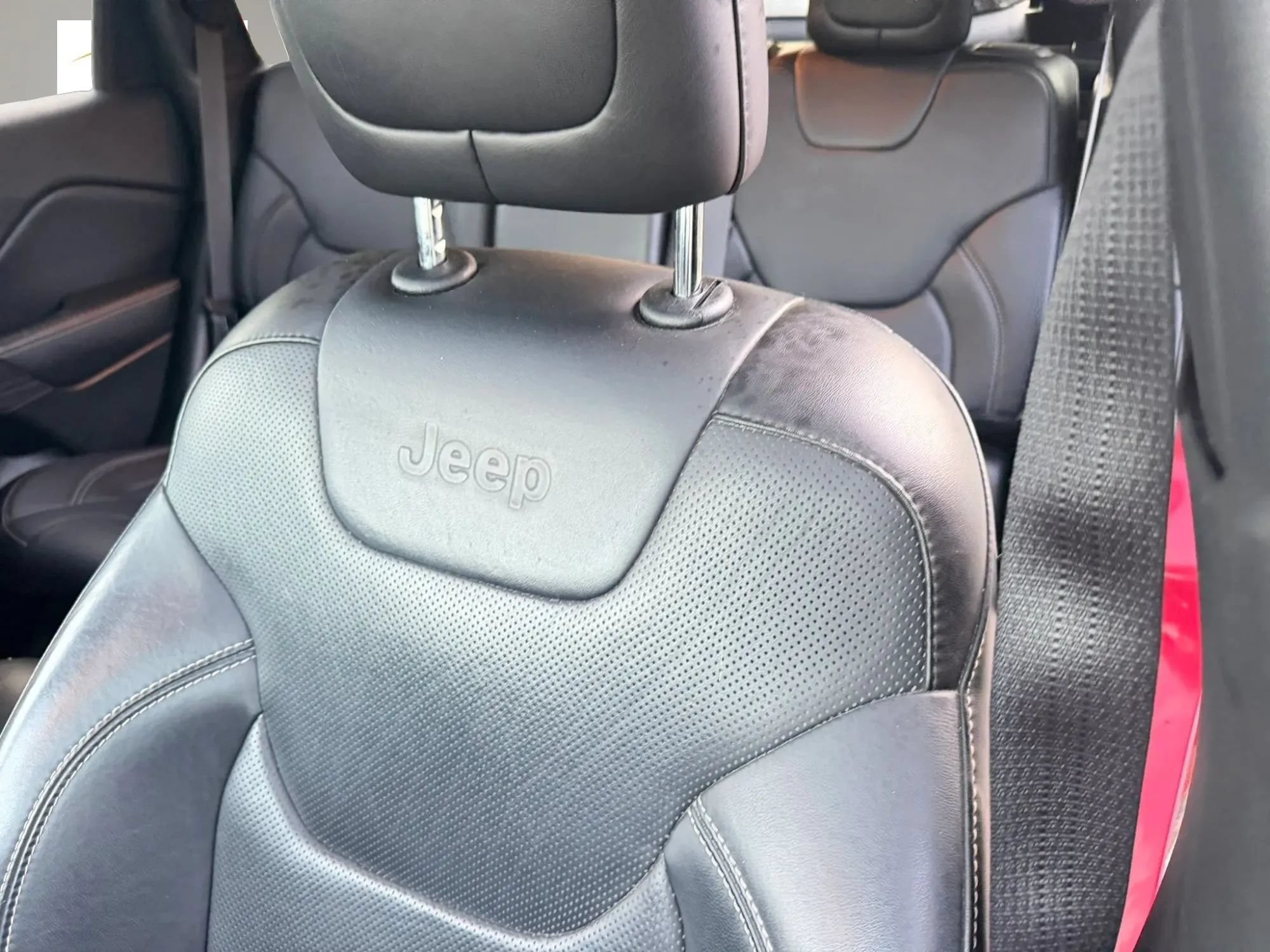 Used 2014 Jeep Cherokee Limited w/ Technology Group FWD image 14