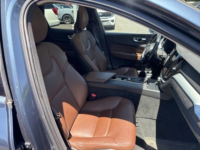Used 2018 Volvo XC60 T5 Momentum w/ Convenience Package AWD/4WD image 11