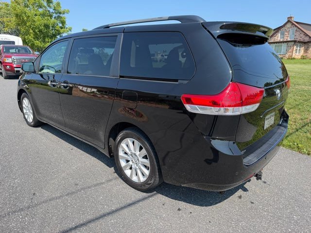 Used 2014 Toyota Sienna XLE w/ Entertainment Package AWD/4WD image 3