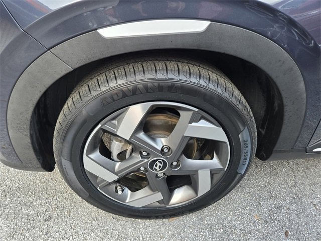 Used 2021 Hyundai Venue image 20