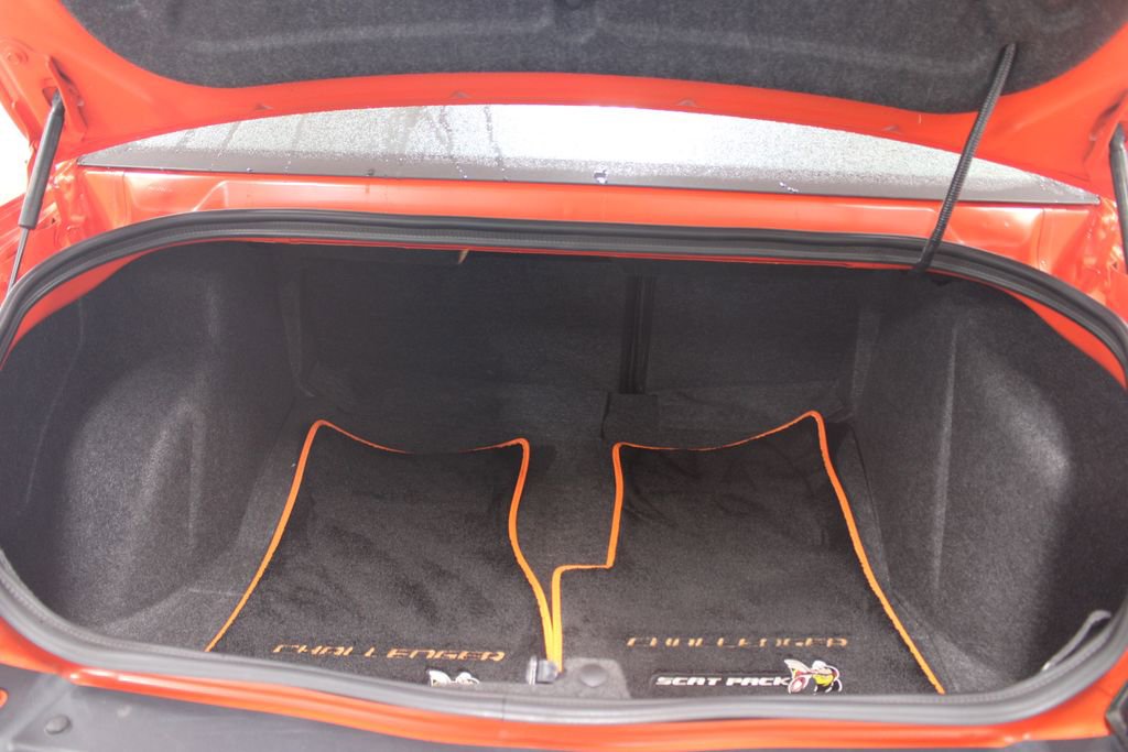 Used 2016 Dodge Challenger R/T Scat Pack w/ Leather Interior Group image 14