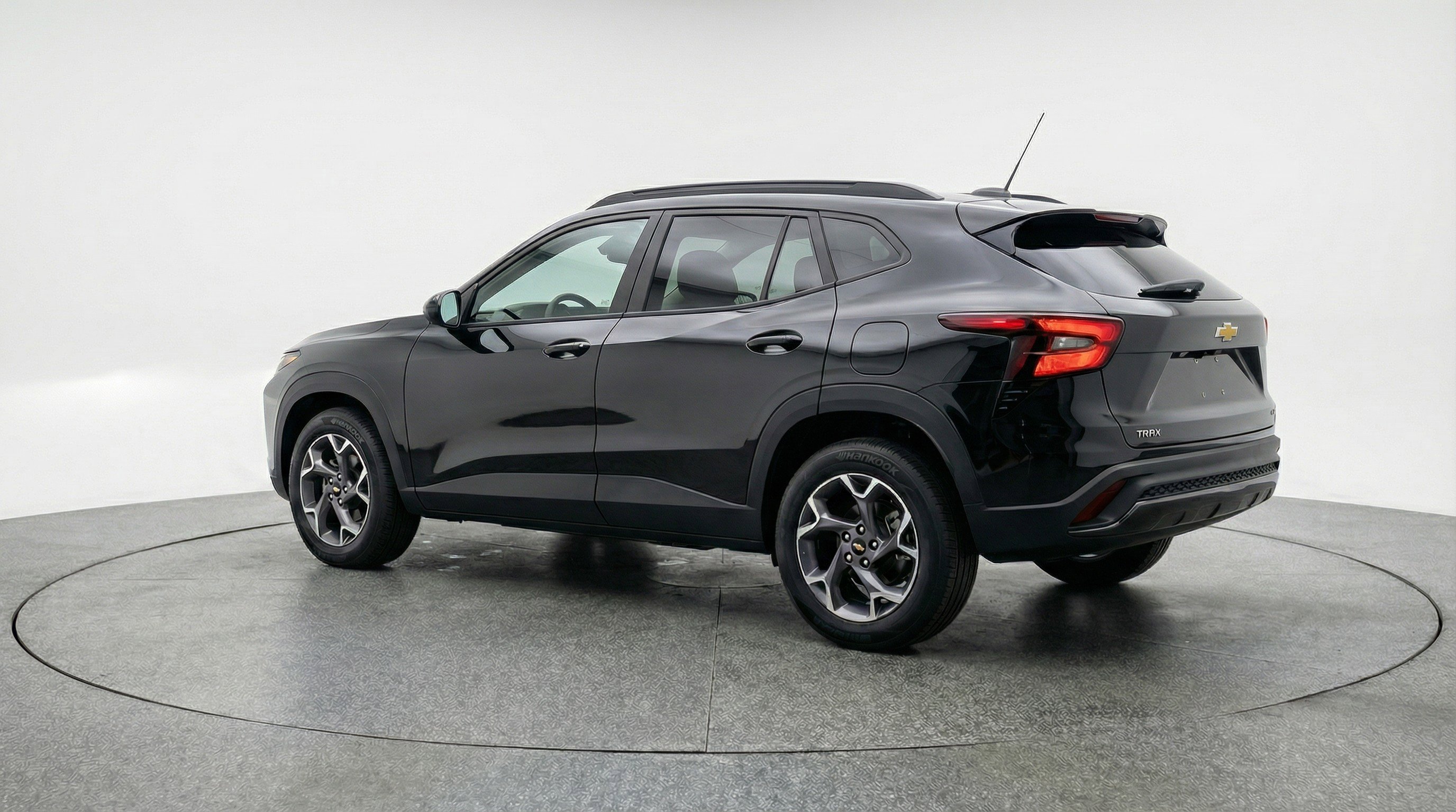 Used 2025 Chevrolet Trax LT image 6