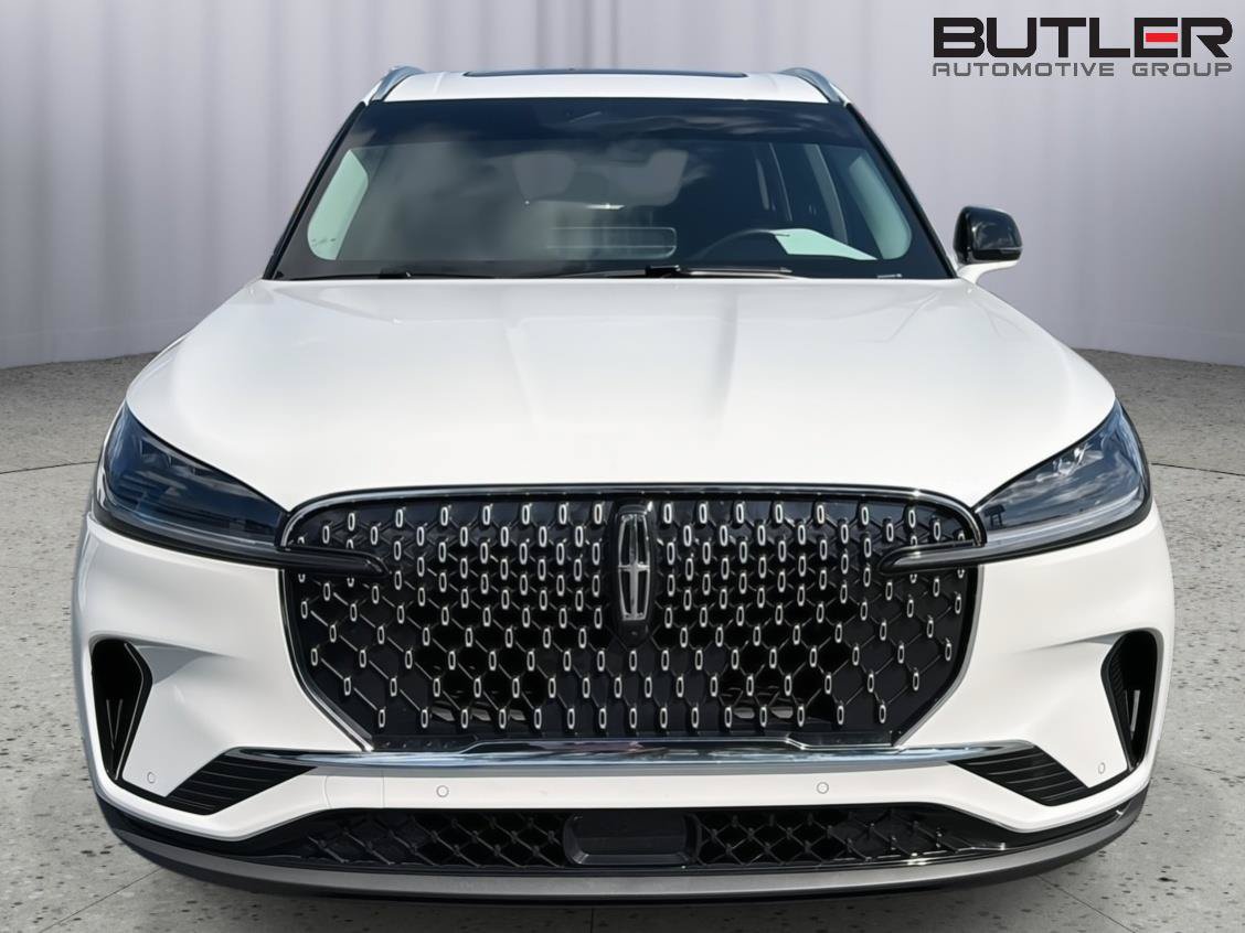 Used 2026 Lincoln Aviator AWD image 9
