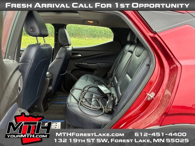 Used 2022 Chevrolet Bolt EUV Premier w/ Sun & Sound Package FWD image 10