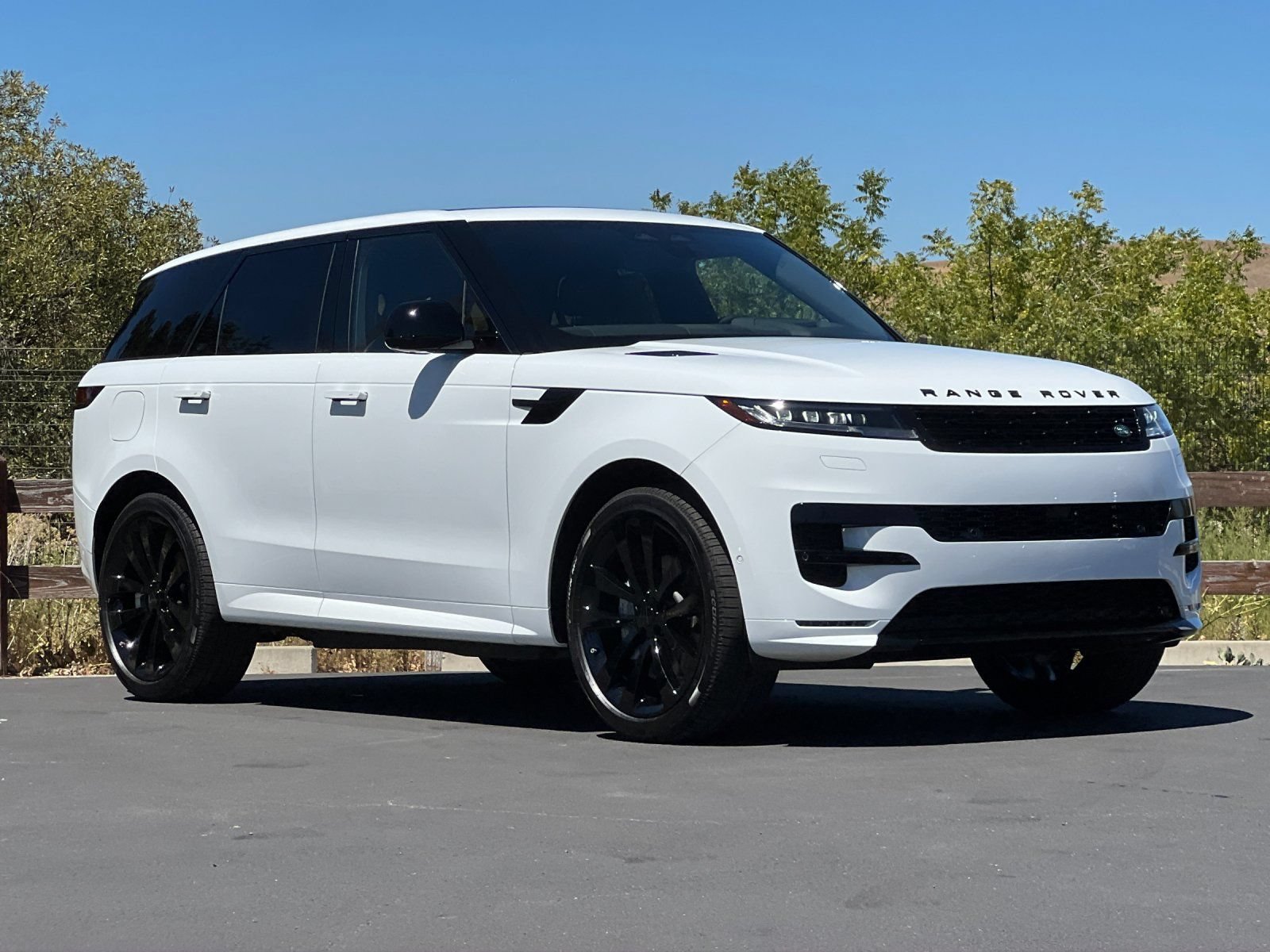 New 2026 Land Rover Range Rover Sport Dynamic SE AWD/4WD image 8