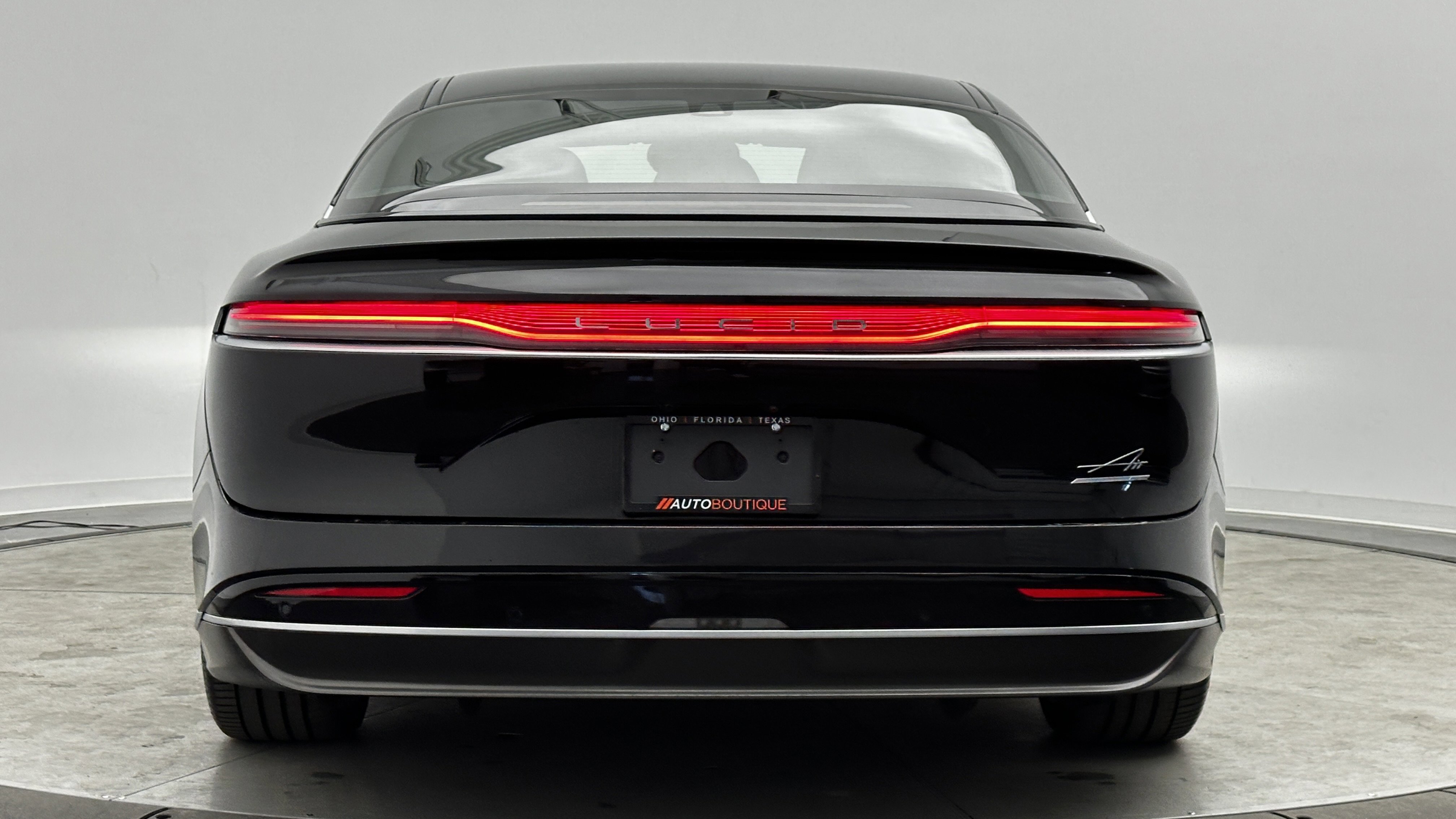 Used 2024 Lucid Air Touring image 7