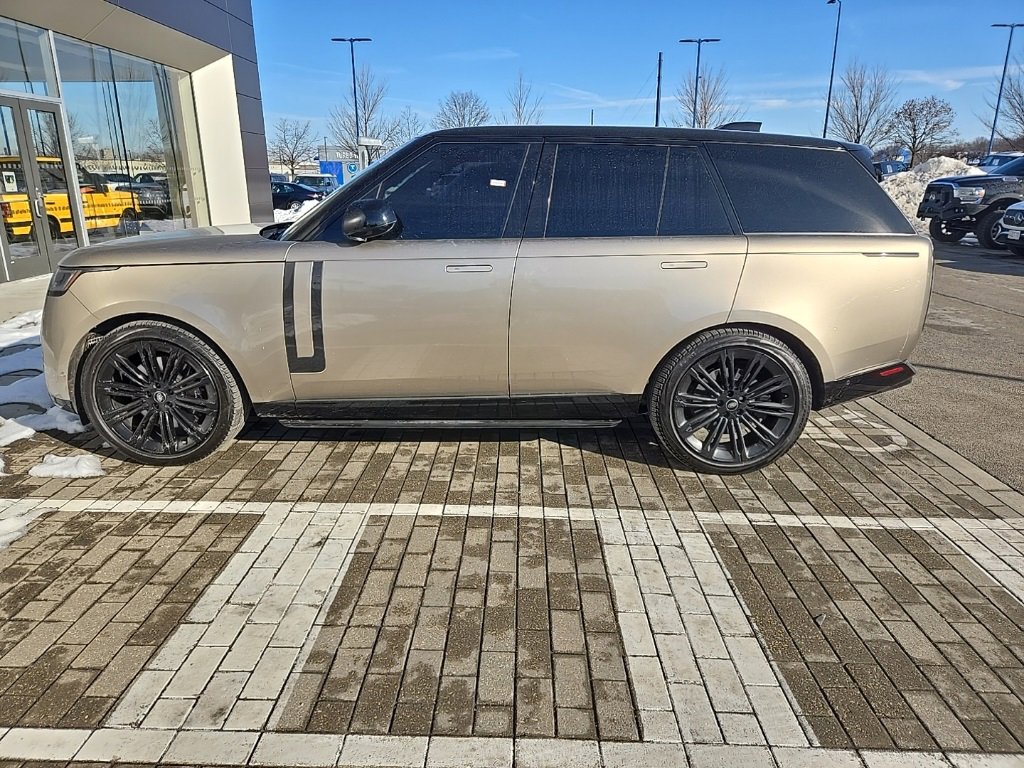 Certified 2024 Land Rover Range Rover SE image 8