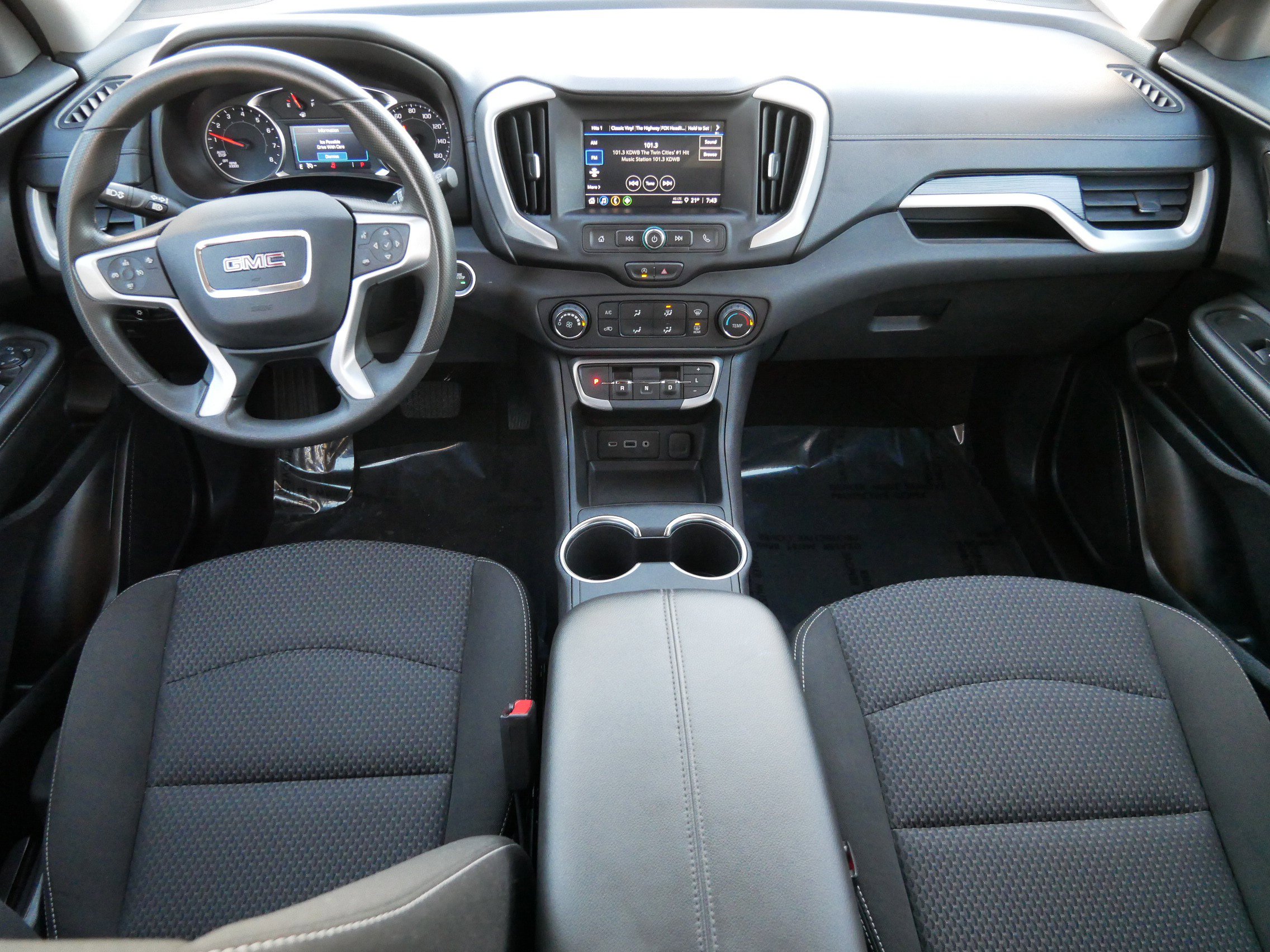 Used 2024 GMC Terrain SLE image 12