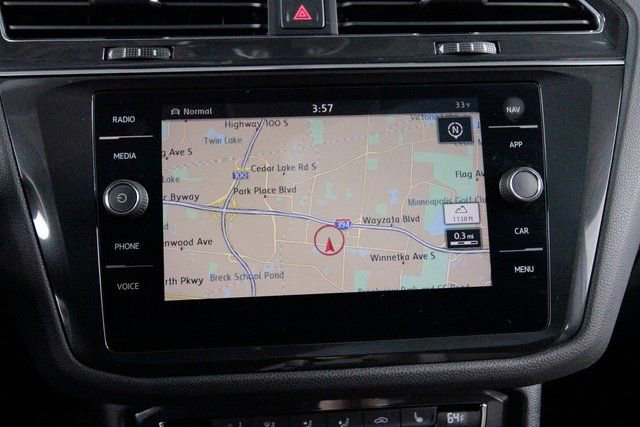 Used 2018 Volkswagen Tiguan SEL Premium image 14