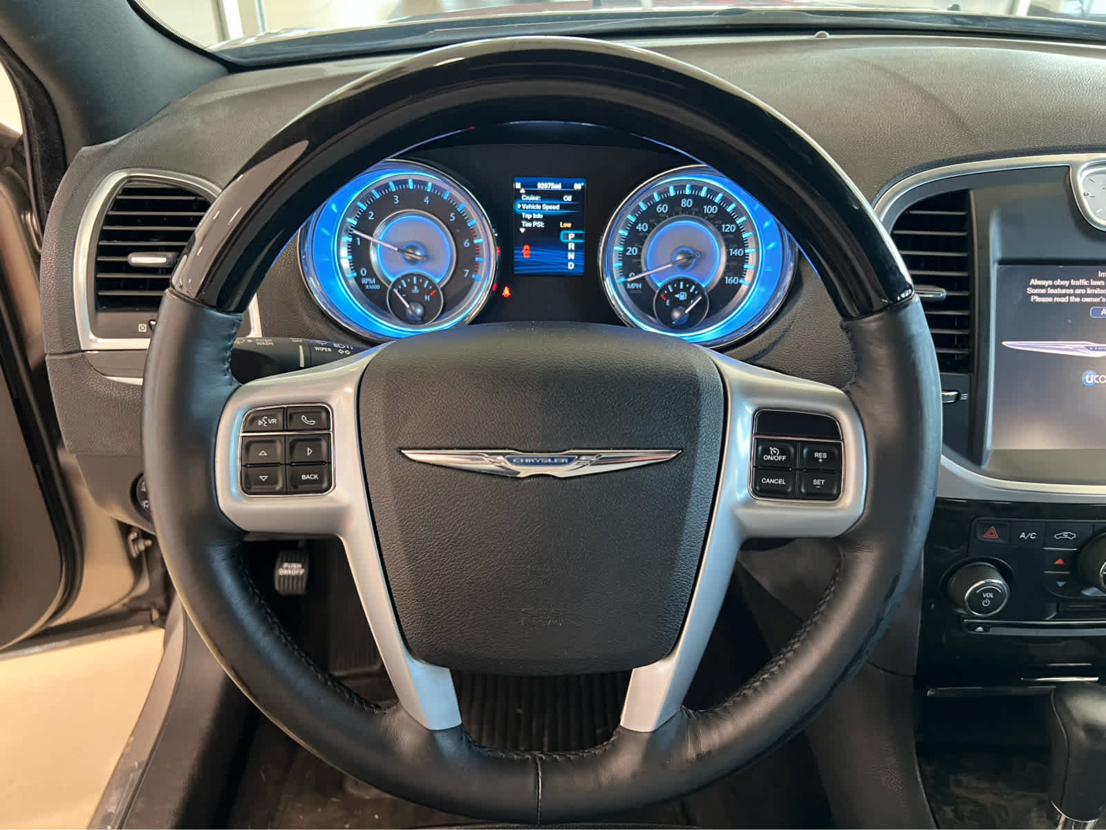 Used 2014 Chrysler 300 C RWD image 16