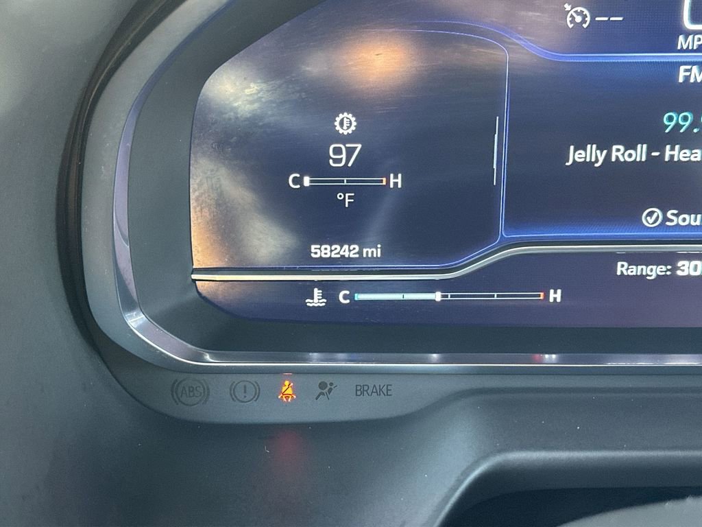 Used 2024 Chevrolet Suburban LT image 20