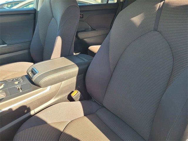 Used 2023 Toyota Highlander LE image 13