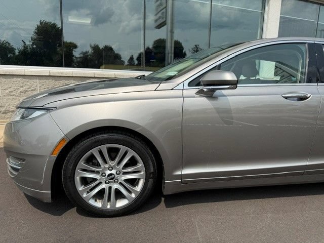 Used 2016 Lincoln MKZ w/ Equipment Group 200A Select FWD image 2