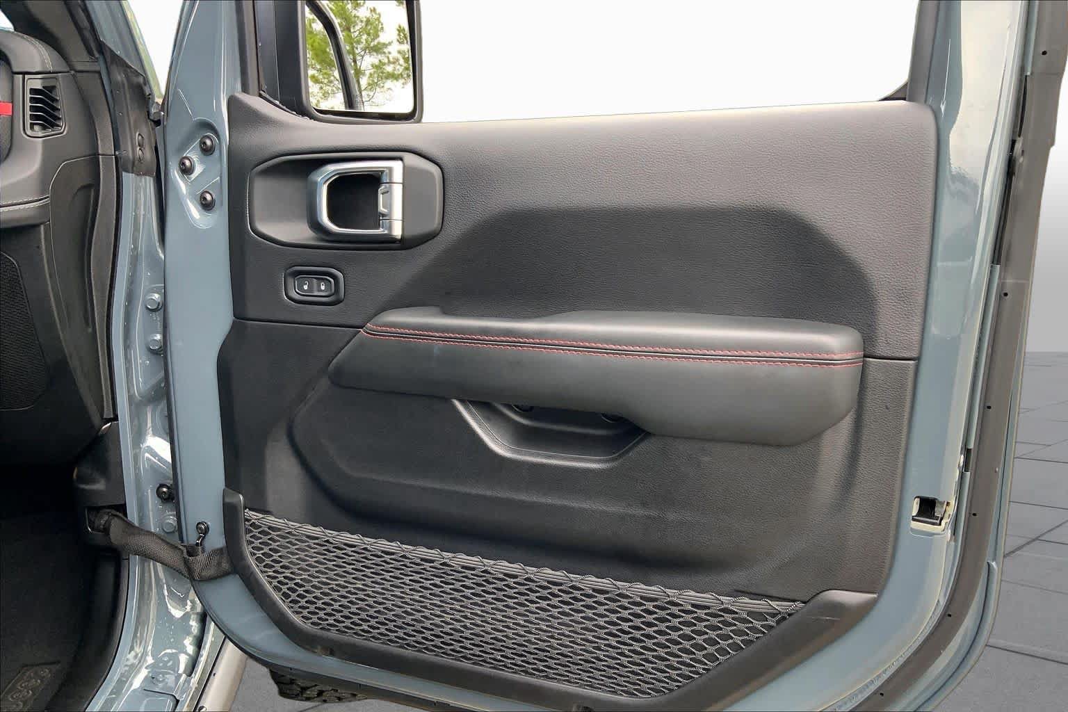 Used 2025 Jeep Wrangler Unlimited Rubicon AWD/4WD image 23