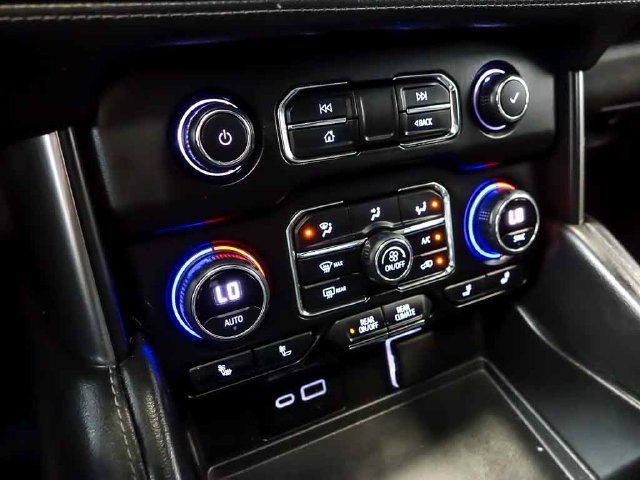 Used 2022 Chevrolet Tahoe LT w/ Luxury Package AWD/4WD image 27