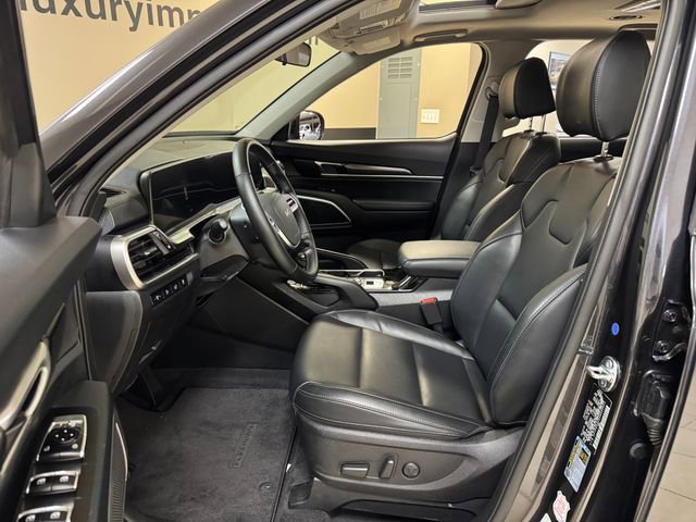 Used 2025 Kia Telluride S FWD image 8
