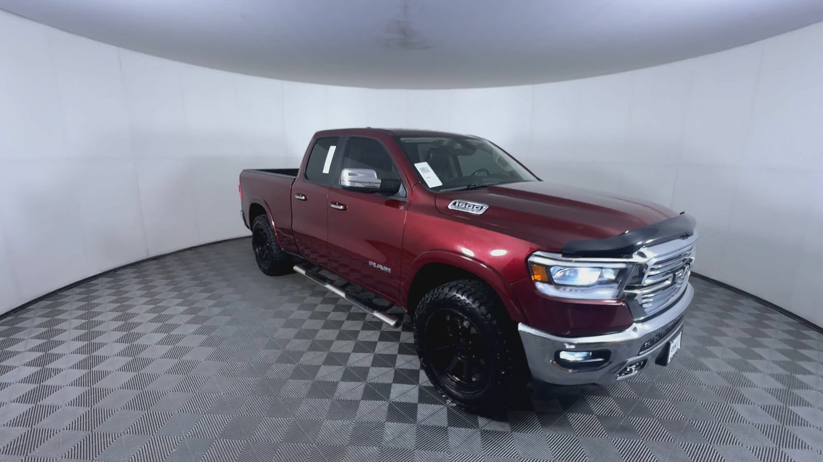 Used 2019 RAM 1500 Laramie AWD/4WD image 2