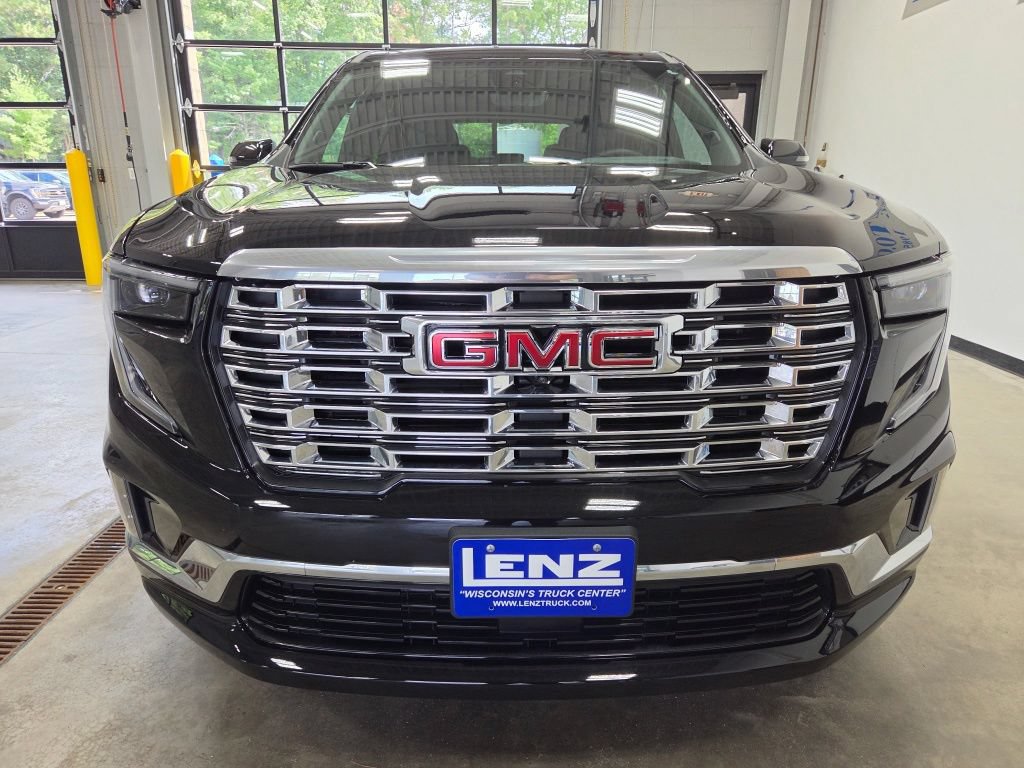 Used 2026 GMC Acadia Denali w/ LPO, Floor Liner Package AWD/4WD image 3
