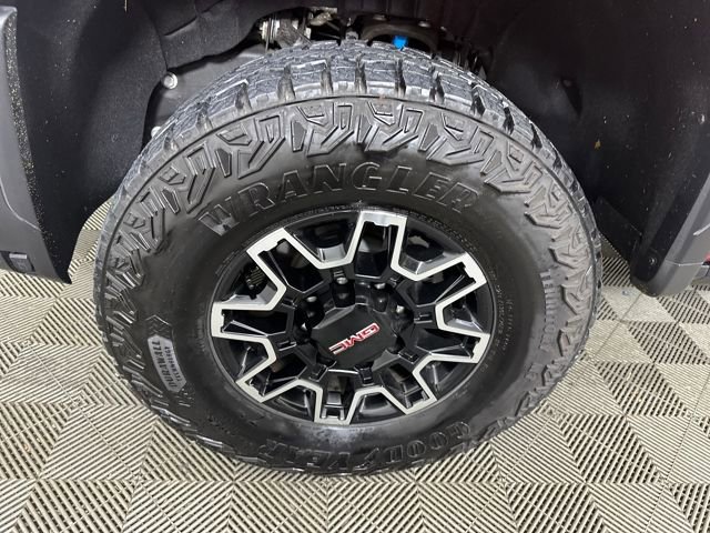 Used 2024 GMC Sierra 2500 AT4X image 10