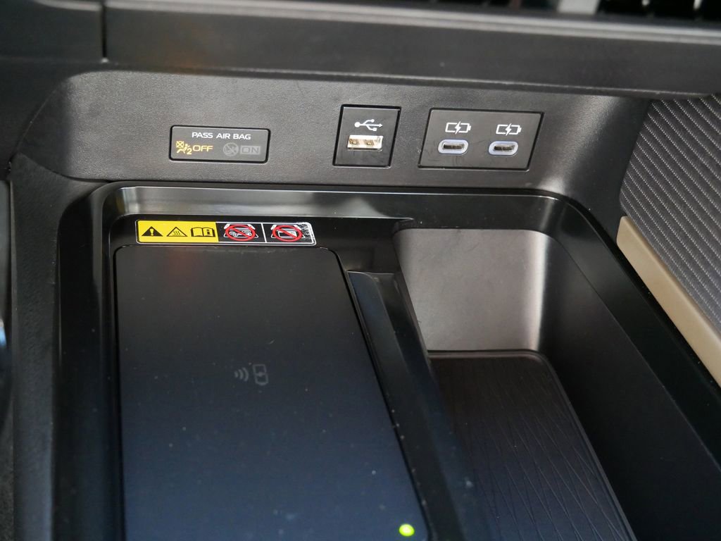 Used 2025 Toyota Camry SE image 21
