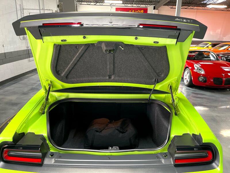 Used 2015 Dodge Challenger SRT Hellcat image 49