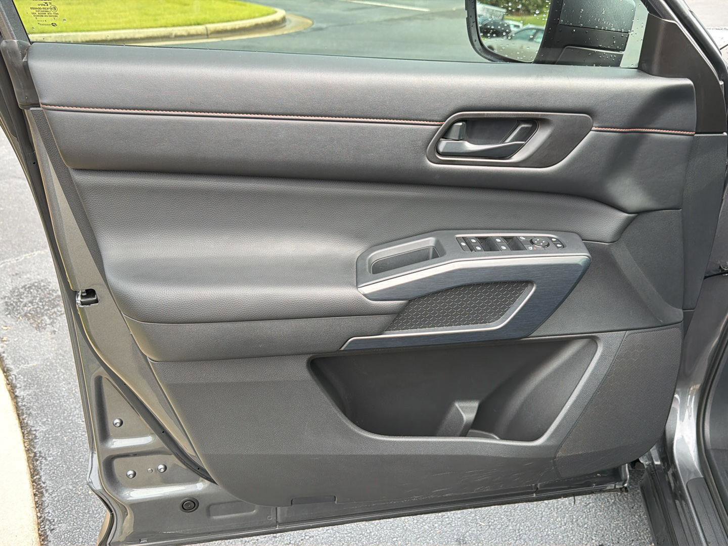 Used 2025 Nissan Pathfinder Rock Creek AWD/4WD image 16