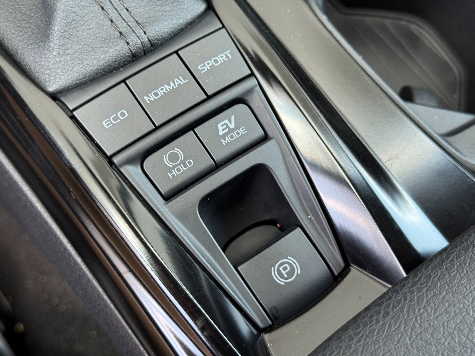 Used 2025 Toyota Camry SE image 31