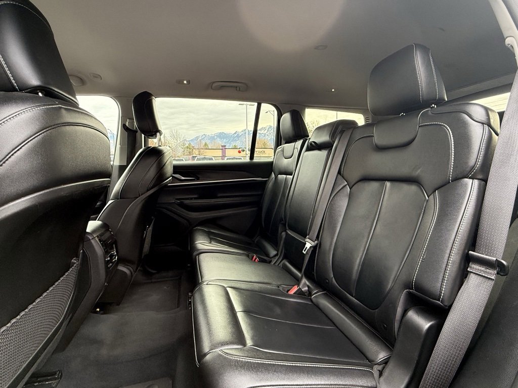 Used 2023 Jeep Grand Cherokee L Limited image 24