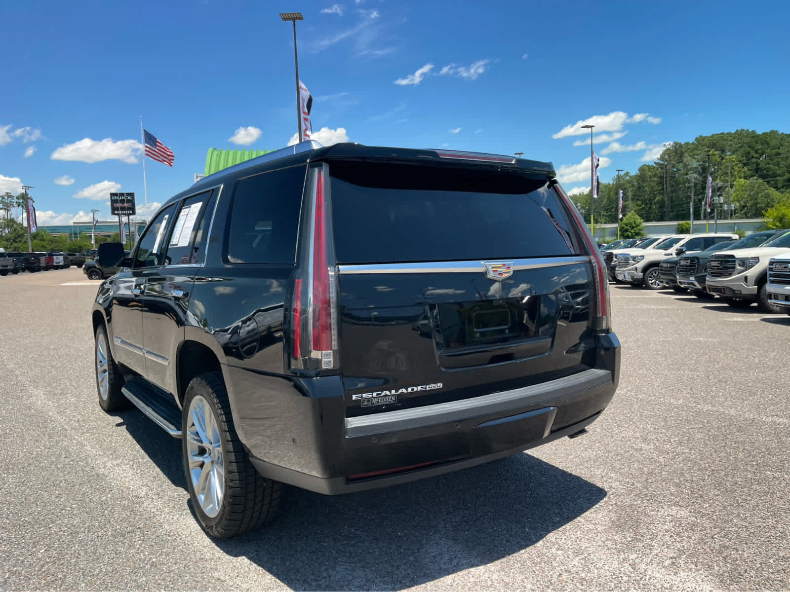 Used 2017 Cadillac Escalade Premium Luxury AWD/4WD image 14