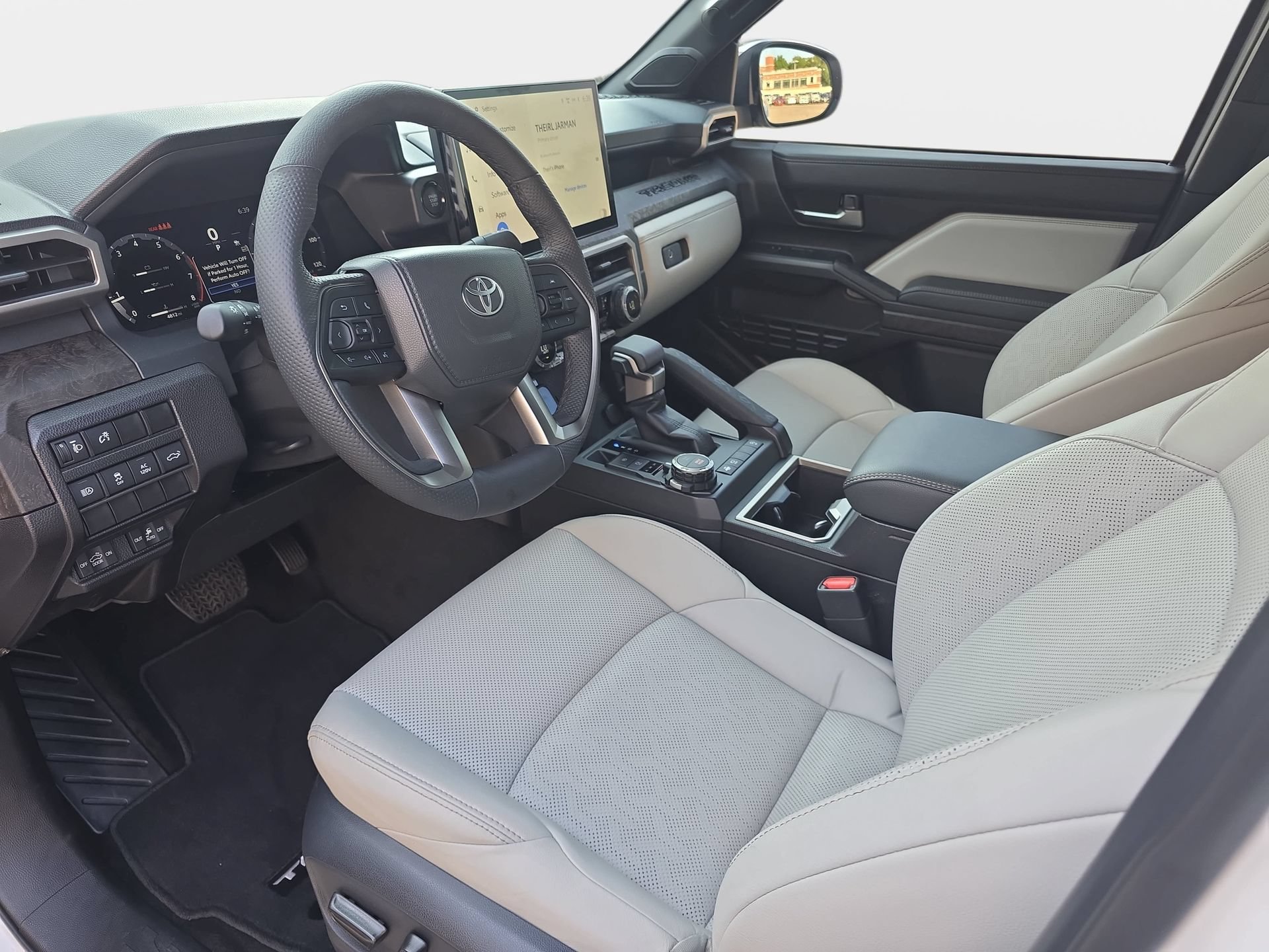 Used 2025 Toyota Tacoma Limited AWD/4WD image 15