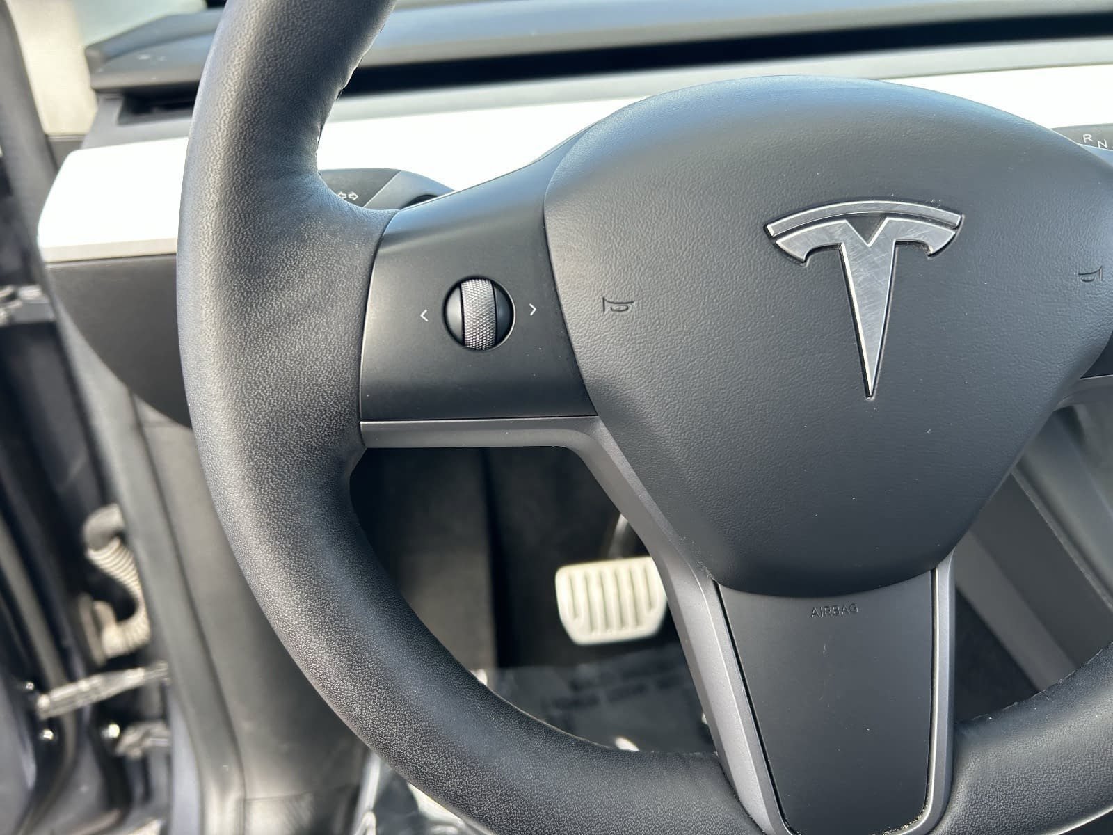 Used 2022 Tesla Model Y Performance AWD/4WD image 28