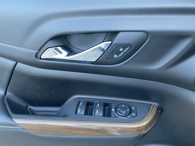 Used 2023 GMC Acadia SLE image 17