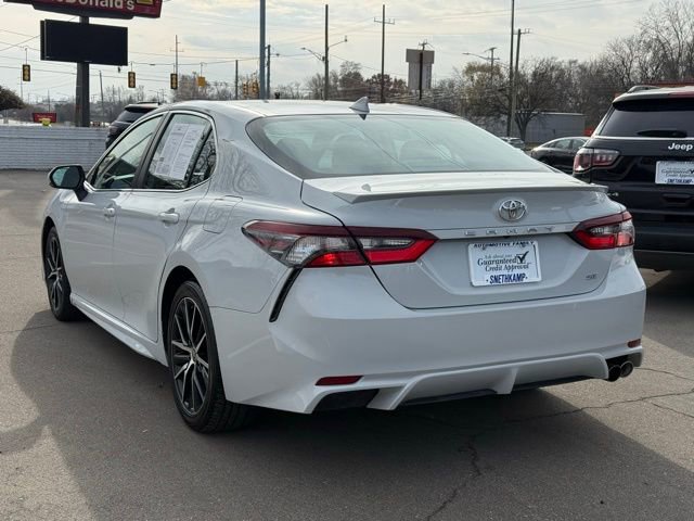 Used 2023 Toyota Camry SE FWD image 3